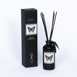 MADAMA BUTTERFLY - Sakura cherry tree and verbana - Home reed diffuser - 180 ML